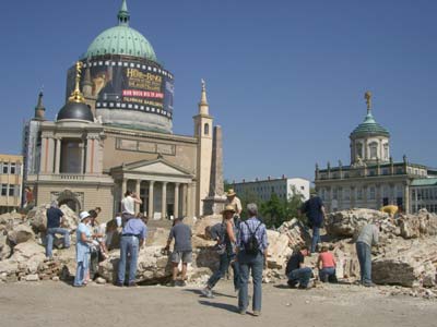 Potsdamer bergen Fundamenttrümmer des Stadtschlosses Potsdamer bergen Fundamenttrümmer des Stadtschlosses