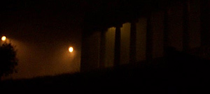Kolonnaden auf der Potsdamer Seite der Glienicker Brücke. Ja, ich weiß, ein sehr dunkles Bild.