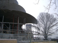 von der anderen Seite gesehen mit dem Turm der Zichorienmühle im Hintergrund n von der anderen Seite gesehen mit dem Turm der Zichorienmühle im Hintergrund