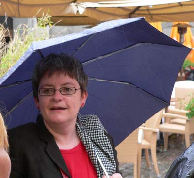 die Stadtführerin unter'm Schirm die Stadtführerin unter'm Schirm