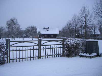 Gartentor zu einem der großen Grundstücke Gartentor zu einem der großen Grundstücke