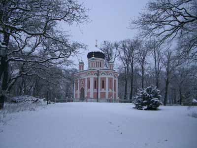 die Alexander-Newski-Kapelle auf dem Kapellenberg nahe der Alexandrowka die Alexander-Newski-Kapelle auf dem Kapellenberg nahe der Alexandrowka
